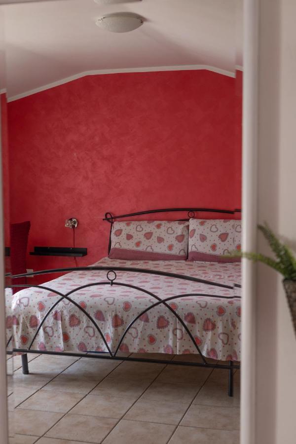 フィウミチーノ Emotions Bed & Breakfast エクステリア 写真