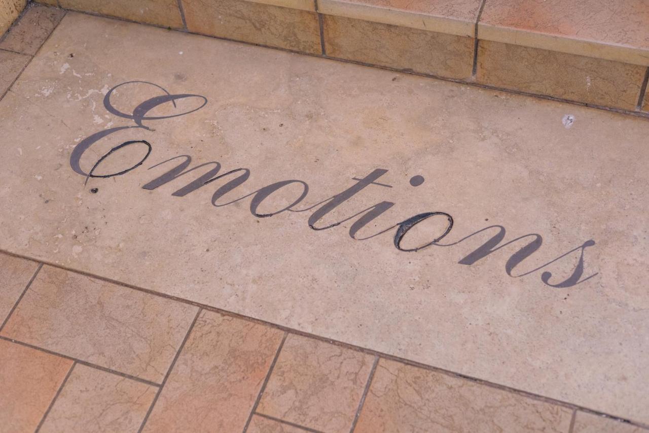 フィウミチーノ Emotions Bed & Breakfast エクステリア 写真